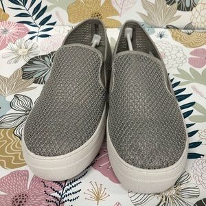 NWT 🏷 Slide on Sneakers